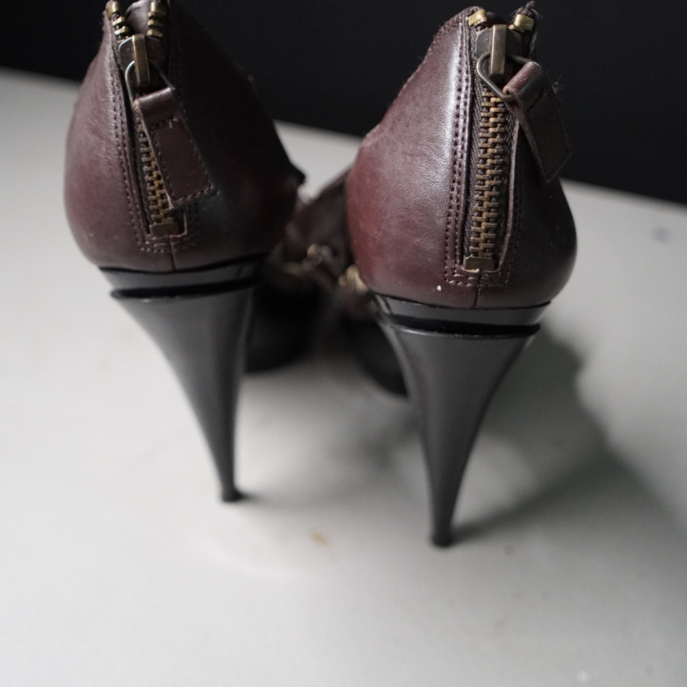 Jessica Simpson Heels - Picture 2 of 3